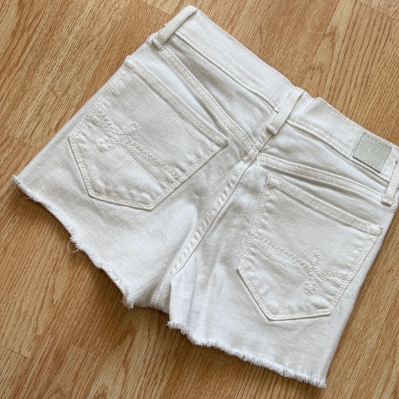Denizen from Levi's Women's Cream Jean Shorts - Picture 2 of 5
